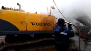 Мойка спецтехники паром c помощью мобильного дизельного парогенератора SH-3