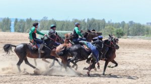 Клубный чемпионат мира по кок-бору стартовал в Кыргызстане