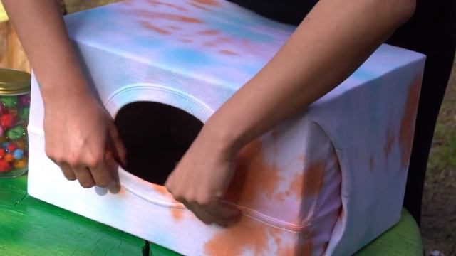 HOW TO MAKE A T-SHIRT CAT BED - EZPZ ideas смотреть онлайн