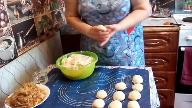 Меню на день: щи, пироги с капустой, батон Любава. смотреть онлайн