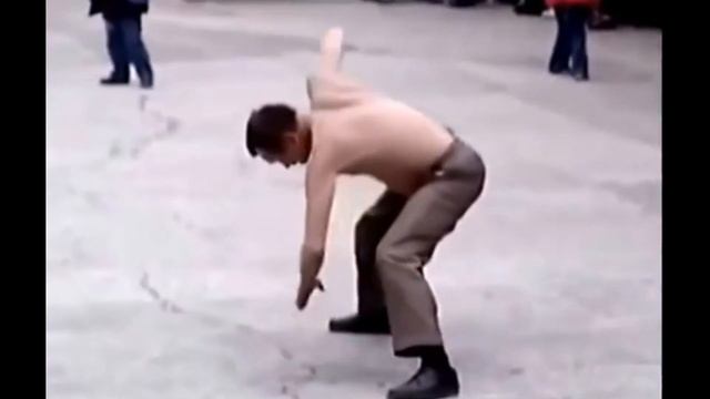 Танцы пьяных. Приколемся...