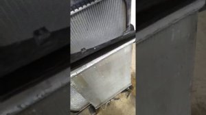 #HYUNDAI замена пластикового бачка радиатора на алюминиевый.