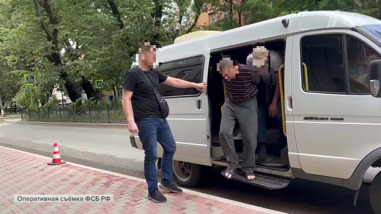 В Крыму задержан мужчина, который передавал сведения о военных перевозках России