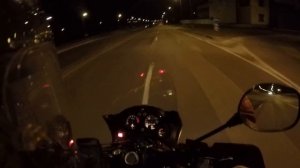 Ночью на мотоцикле  езда по городу
