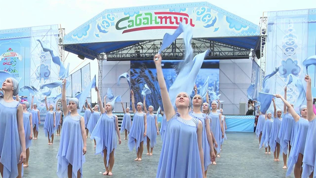 В Астрахани традиционный "Сабантуй" прошел с особым размахом
