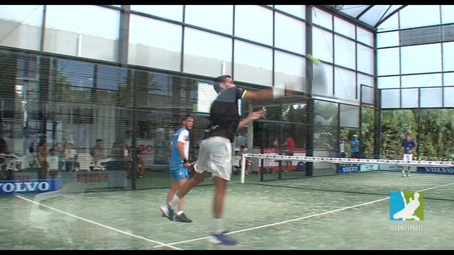 Vamos Pádel. Miguel Yanguas y Alex Arroyo contra Pedro Vera y Fran Ramírez смотреть онлайн