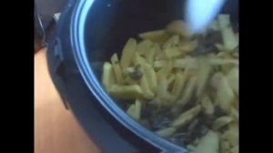 Жареная картошка с грибами в мультиварке)