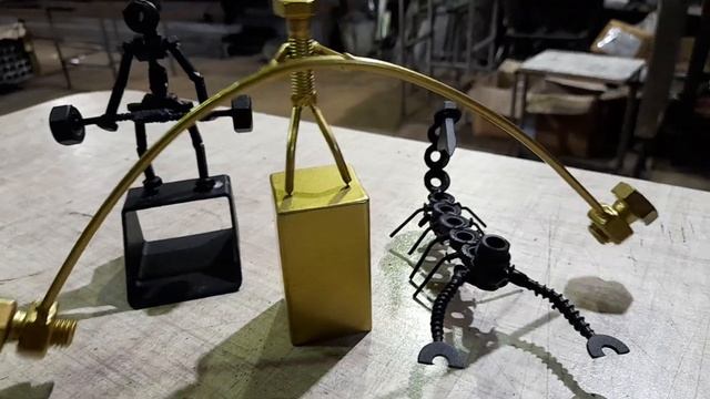 Маятник из болта и проволоки , скорпион и штангист