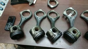 Поршня шатуны Mercedes OM642 (1)