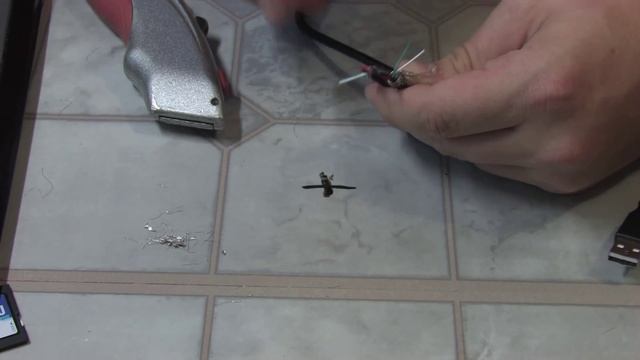 Make Your Own USB-Y Cable смотреть онлайн