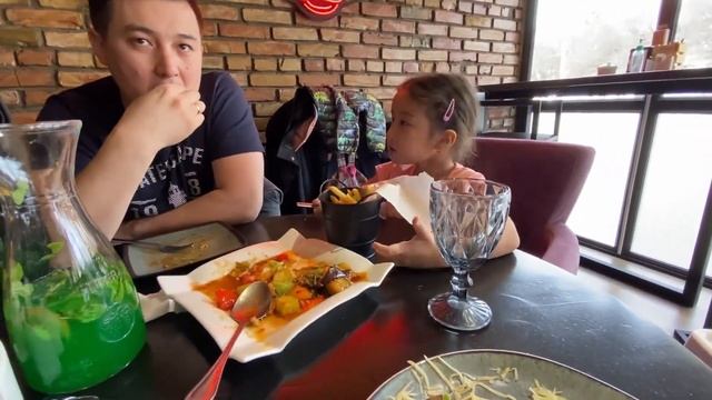 Жеты нан?Традиции мусульман? Обед в ресторане?В гостях у подруги??Парк ветеранов Талдыкорган