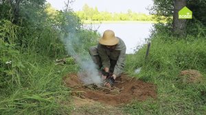 ИДЁМ В ПОХОД. Как подготовить яму для костра. Отдых на берегу реки. Делаем правильное КОСТРИЩЕ