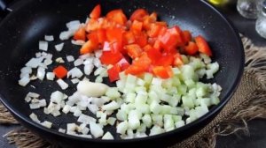 Рис с курицей и овощами! Очень вкусно, ароматно и сытно.