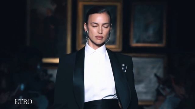 Runway Collection | Irina Shayk | 2020 смотреть онлайн