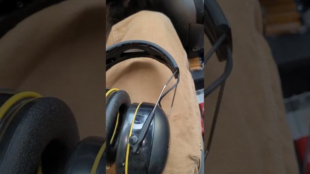 3M Worktunes. Makes Loud Work more musical! смотреть онлайн