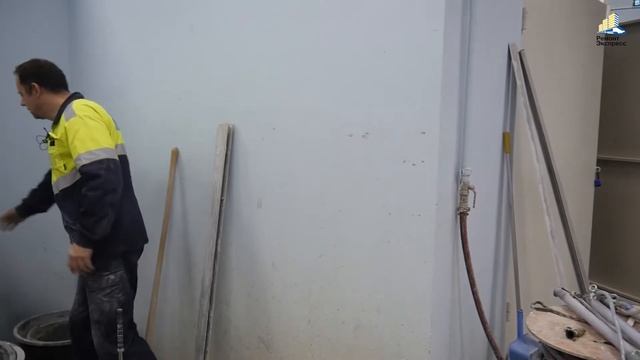 Работа с правилом при механизированной штукатурке. Советы от специалиста компании Кнауф смотреть онлайн