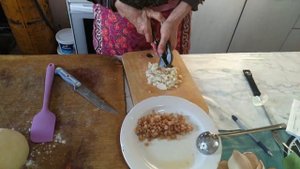 лепешки с бараньим жиром луком и чесноком жареные в масле traditional Kazakh brea