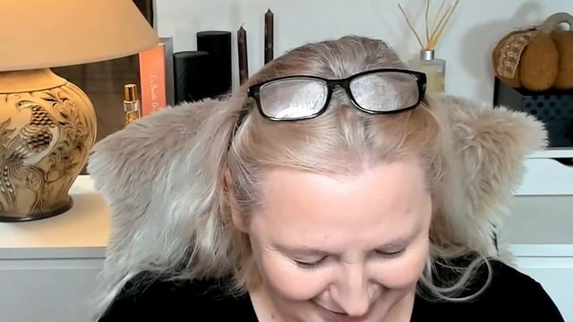 COLLECTION DE FIN D'ANNEE 2022 I GIVENCHY COLLECTION CAPSULE DE NOEL смотреть онлайн