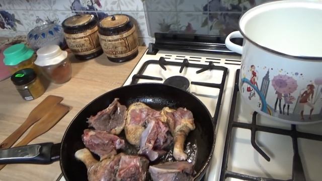 Боремся с плесенью. Картошка тушеная и запечённая с мясом смотреть онлайн