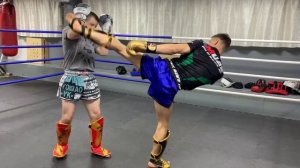 Обучалка #3 Правый лоу кик Левый Хай кик