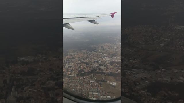 Taking off from Milano Malpensa airport смотреть онлайн