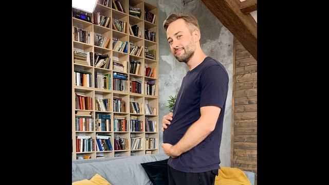 "Будет пополнение"-Шепелев опубликовал фото с округлившимся животом. смотреть онлайн