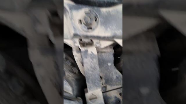 Замена лампы ближнего света на Мерседес Вито смотреть онлайн