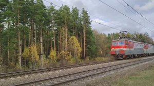 Встречные грузовые поезда