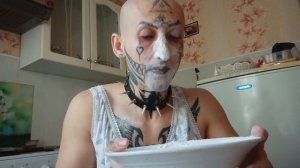 4. Трэш Мукбанг