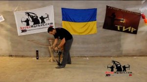 Заряжание и стрельба из арбалета.