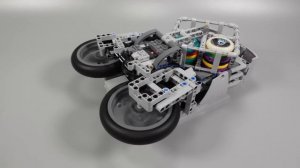 Building a Lego Frisbee Launching Tank