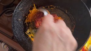 Тушеная КАПУСТА (рецепт за 20 минут): как приготовить домашнюю вкусную тушеную капусту на сковородк