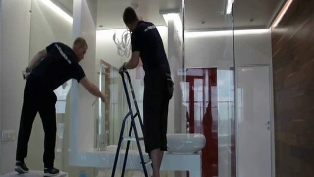 Дом Плёнок. Установка декоративной плёнки на внутреннее остекление квартиры.