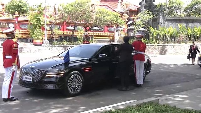 These are the Hyundai VIP EVs electric vehicles for Global Leaders at #G20 Bali Summit in Indonesia смотреть онлайн