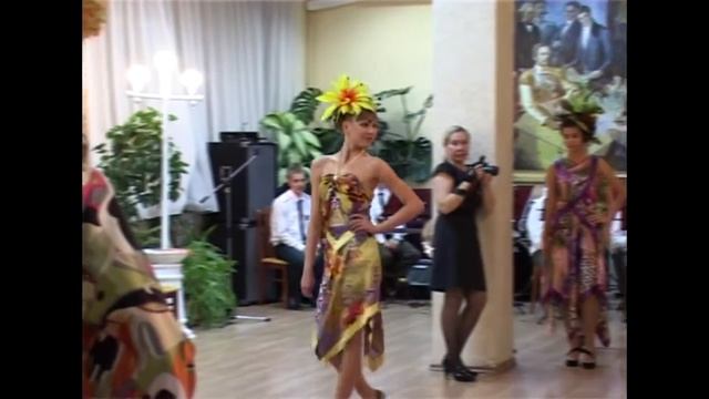 Осенний бал-2011 в Хабаровске. 16_Демонстрация причесок смотреть онлайн