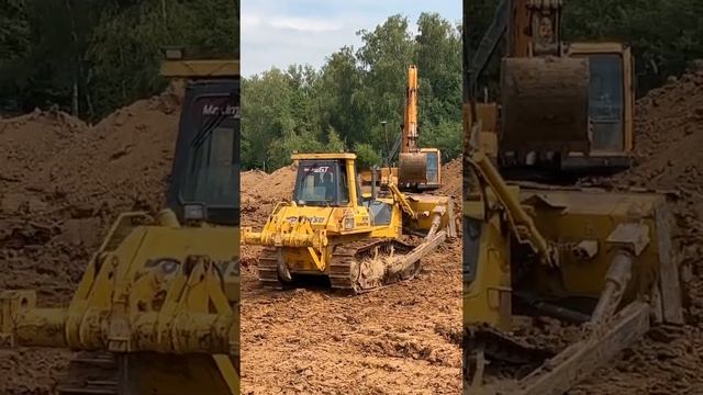 Бульдозер KOMATSU D65E планировка грунта подготовка ландшафтному дизайну, ООО "АртехСпецСтрой" АСС