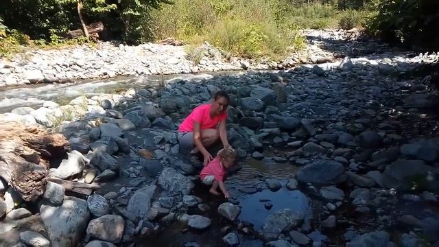 Поход с ребенком по Грузии. Нацпарк Лагодехи. Подъем к Метео | Lagodekhi National Park in Georgia смотреть онлайн