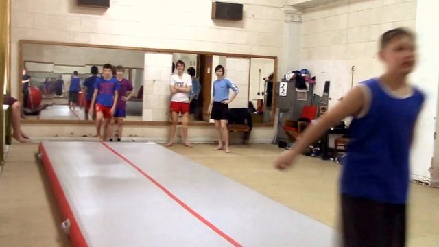 Прыжковая акробатика смотреть онлайн