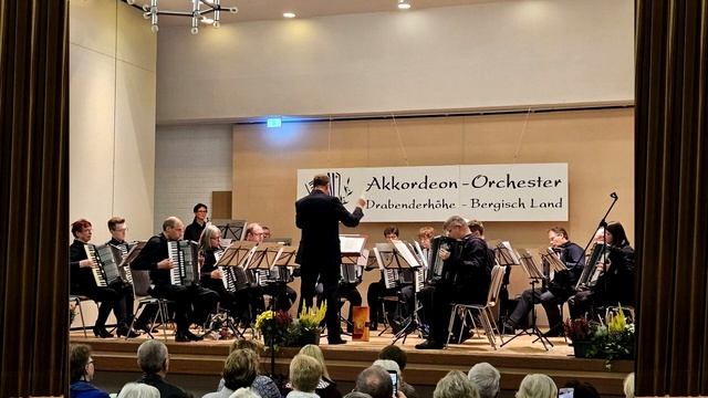 07 Rosanna Akkordeon Orchester Drabenderhoehe Bergisch Land 5.11.2023 смотреть онлайн