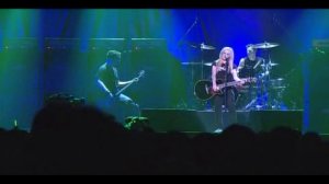 Avril Lavigne - Live At Budokan 2005 - Who Knows