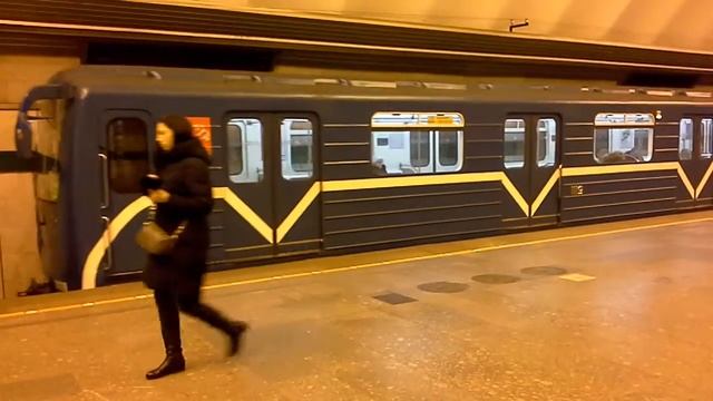 Вагон прямоугольный отправление с Обухово смотреть онлайн