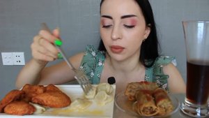 БРОСИЛ И ЖЕНИЛСЯ НА ДРУГОЙ 💔 Мукбанк Пельмени Ayka Emilly 🌸