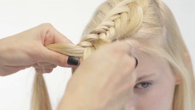 Инструкция Interview: коса-челка смотреть онлайн