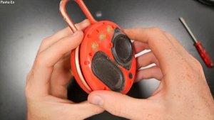 ЧТО ВНУТРИ JBL Clip 3 ГЛЮЧИТ ЧТО ДЕЛАТЬ ? КАК НОСИТЬ ?
