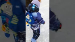 Как научить ребенка 3 лет кататься на коньках за день