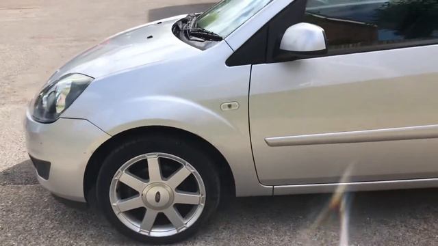 Low Mileage 2007 Ford Fiesta 1.25 Zetec Climate 3dr (MK57XRU) Petrol Manual Silver 1 owner смотреть онлайн