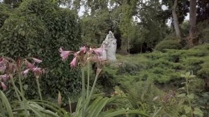 Parc Monceau. Парк Монсо.  Достопримечательности Парижа.  Отдых во Франции