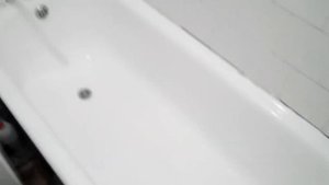 Ванна спустя год после реставрации