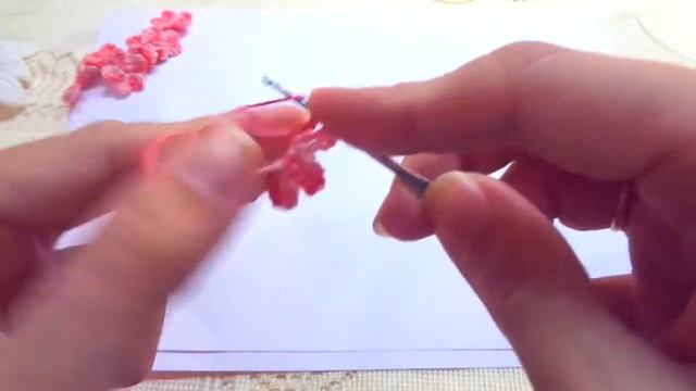 Маленькие цветочки для салфетки с ромашками. Вяжем крючком