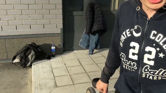 Проникли на закрытую школу. Нелегальный весенний стрит на BMX